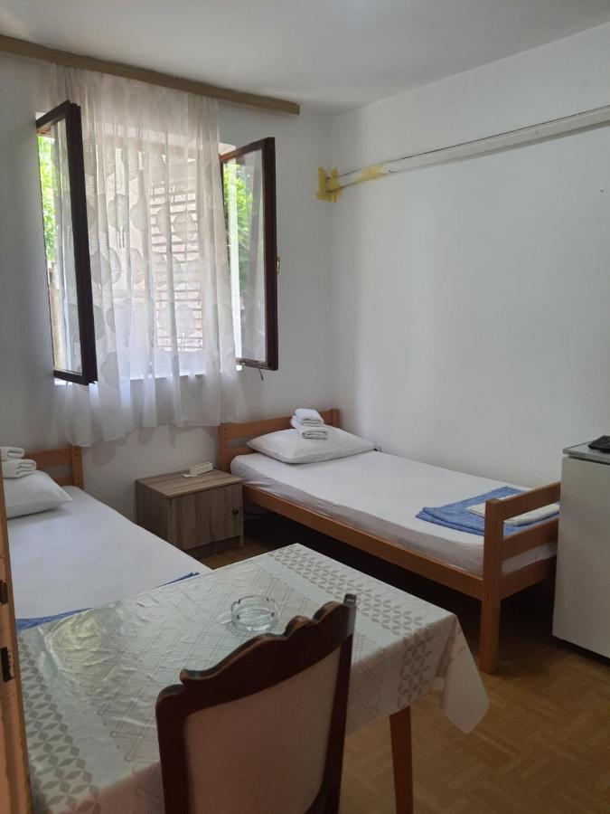 Apartments Andjus Sveti Stefan Buitenkant foto